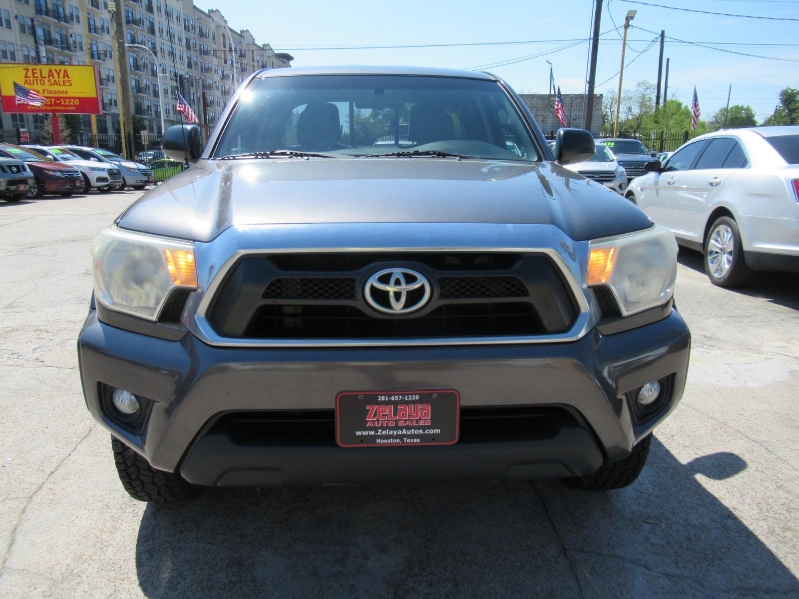 2012 White /Gray Toyota Tacoma PRERUNNER (5TFJX4GN3CX) with an 2.7L I4 F DOHC 16V engine, Automatic transmission, located at 1511 North Shepherd Dr., Houston, TX, 77008, (281) 657-1221, 29.798361, -95.412560 - 2012 TOYOTA TACOMA PRERUNNER VIN: 5TFJX4GN3CX013376 5 T F J X 4 G N 3 C X 0 1 3 3 7 6 CREW PICKUP 2.7L I4 F DOHC 16V GASOLINE REAR WHEEL DRIVE - Photo #26